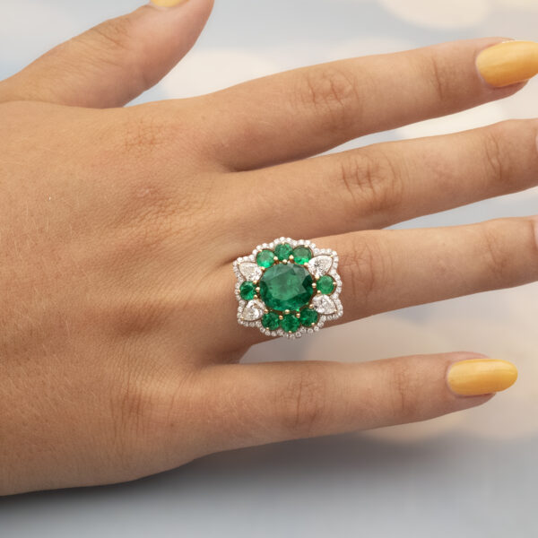 Emerald Arabesque Ring