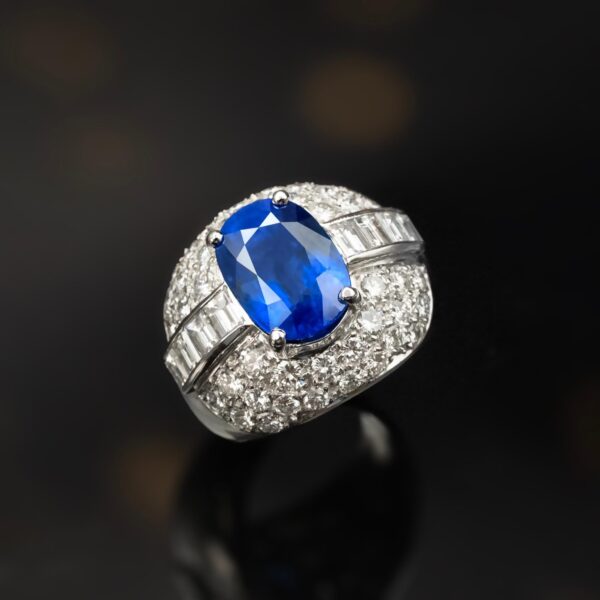 6,85 ct Sapphire Dome Ring