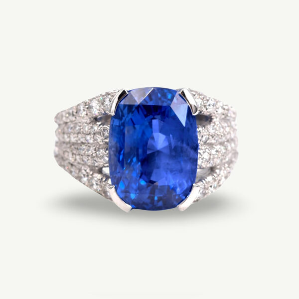 10,37 ct Sapphire Pavé Ring