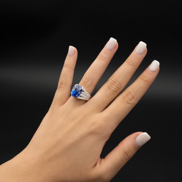 10,37 ct Sapphire Pavé Ring