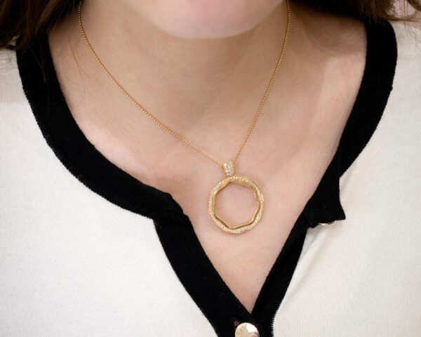 Flow Pendant