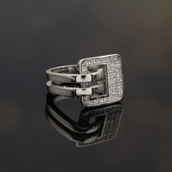 4486 Buckle Grid Ring