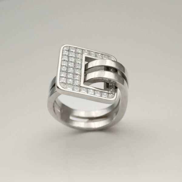 4510 Buckle Grid Ring