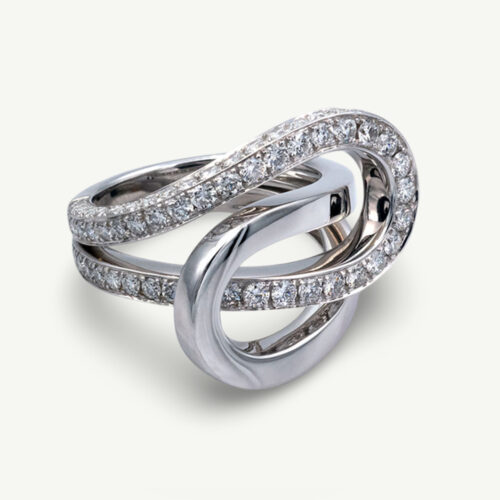 Interwoven diamond loop ring in 18K white gold with one polished band and one pavé-set with brilliant-cut diamonds by Claris-A.