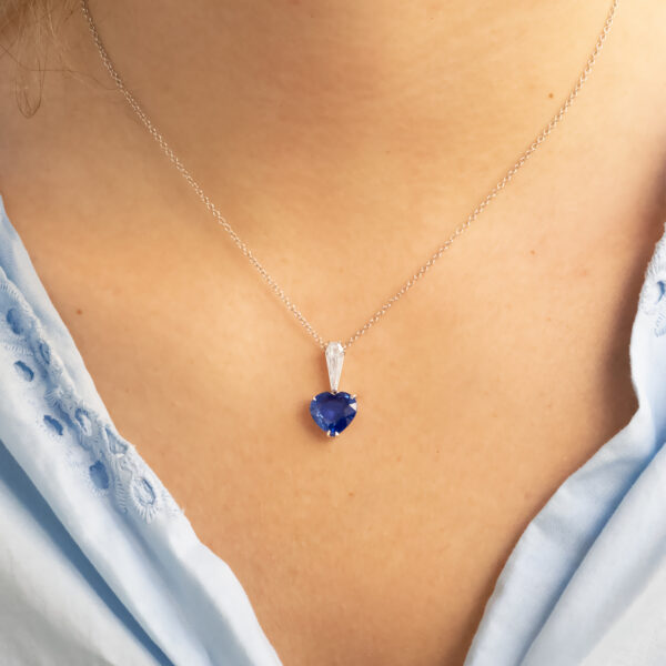 ceylon-sapphire-diamond-pendant-claris-a.jpg Ceylon sapphire and diamond pendant in 18K white gold with a 3.44-carat heart-shaped sapphire and a 0.47-carat kite diamond by Claris-A.