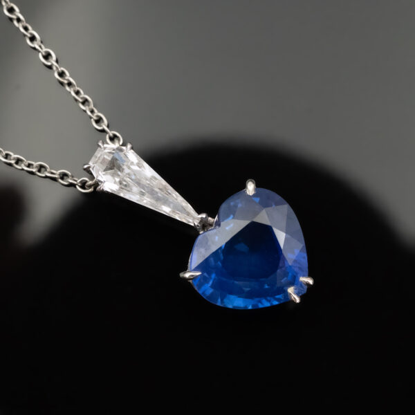 ceylon-sapphire-diamond-pendant-claris-a.jpg Ceylon sapphire and diamond pendant in 18K white gold with a 3.44-carat heart-shaped sapphire and a 0.47-carat kite diamond by Claris-A.