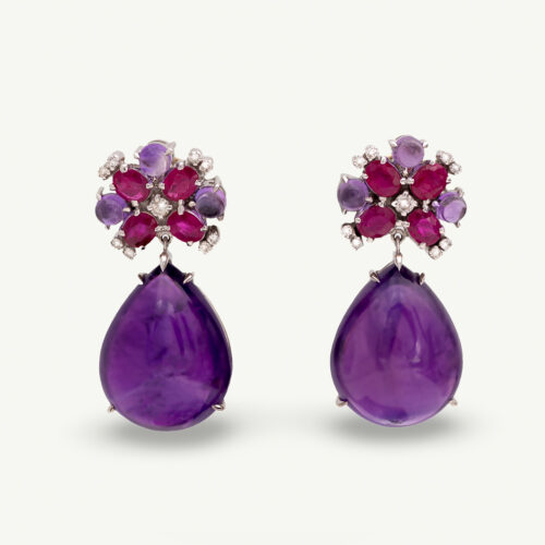 Cover_ClarisA_AmethystEarrings White gold floral earrings with rubies, amethysts and pear-shaped amethyst drops