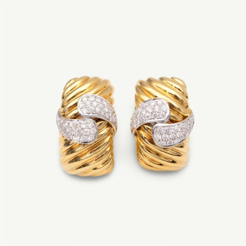 Cover_clarisA_YellowGold Ribbed Barrel Earrings